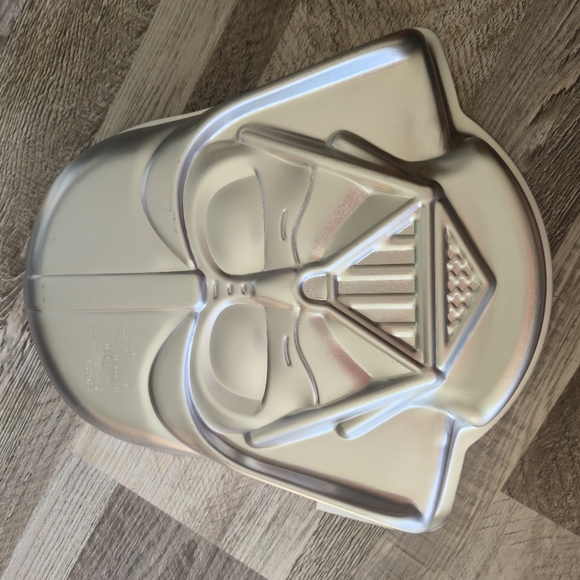 Wilton Star Wars Darth Vader Cake Pan 2105-3035 with Original Label - Picture 6 of 6